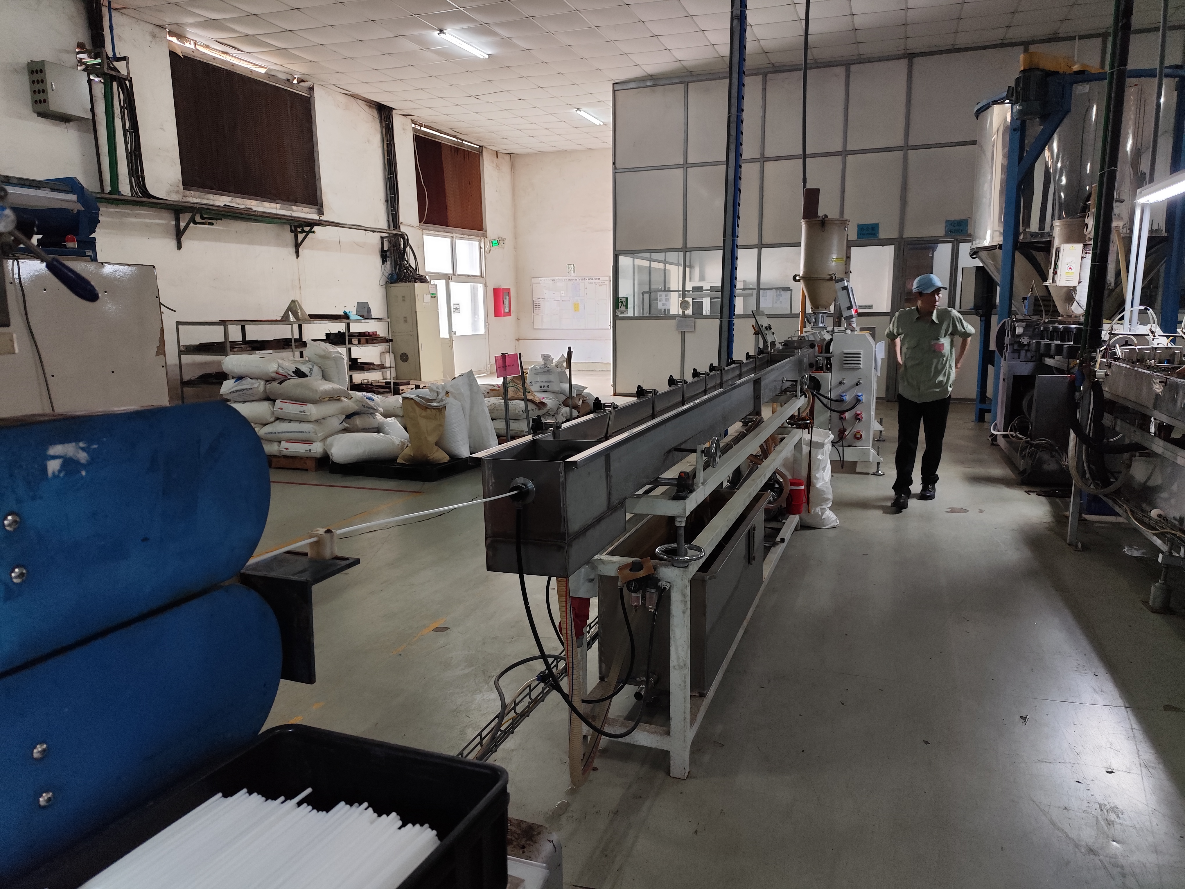 plastic extruder (2).jpg